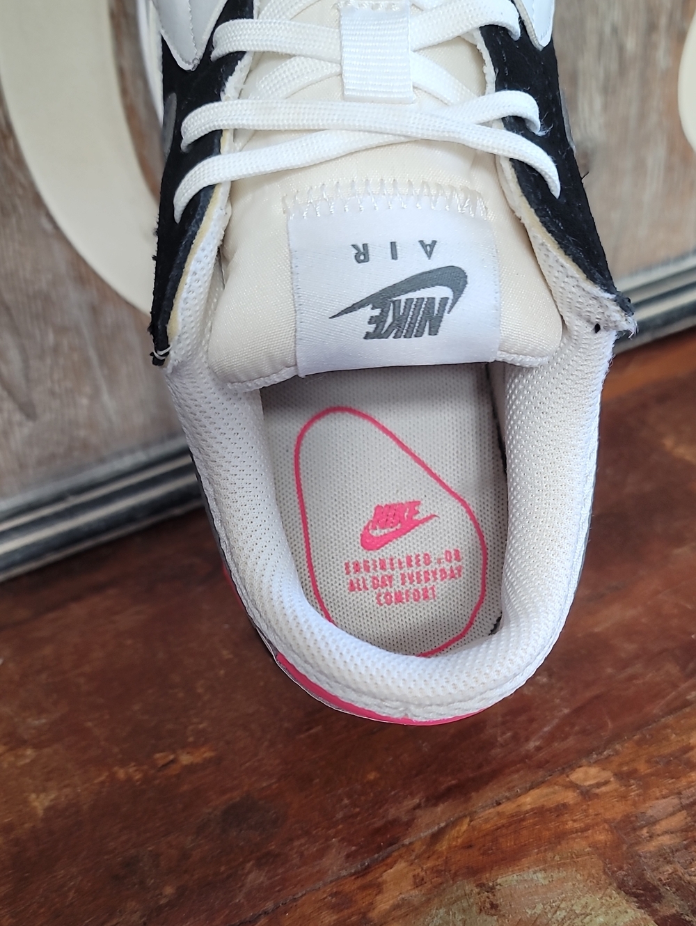 🔥 Nike Air Max Excee "Hyper Pink" Wmns 8 Great Condition, Fast Shipping - Picture 9 of 14